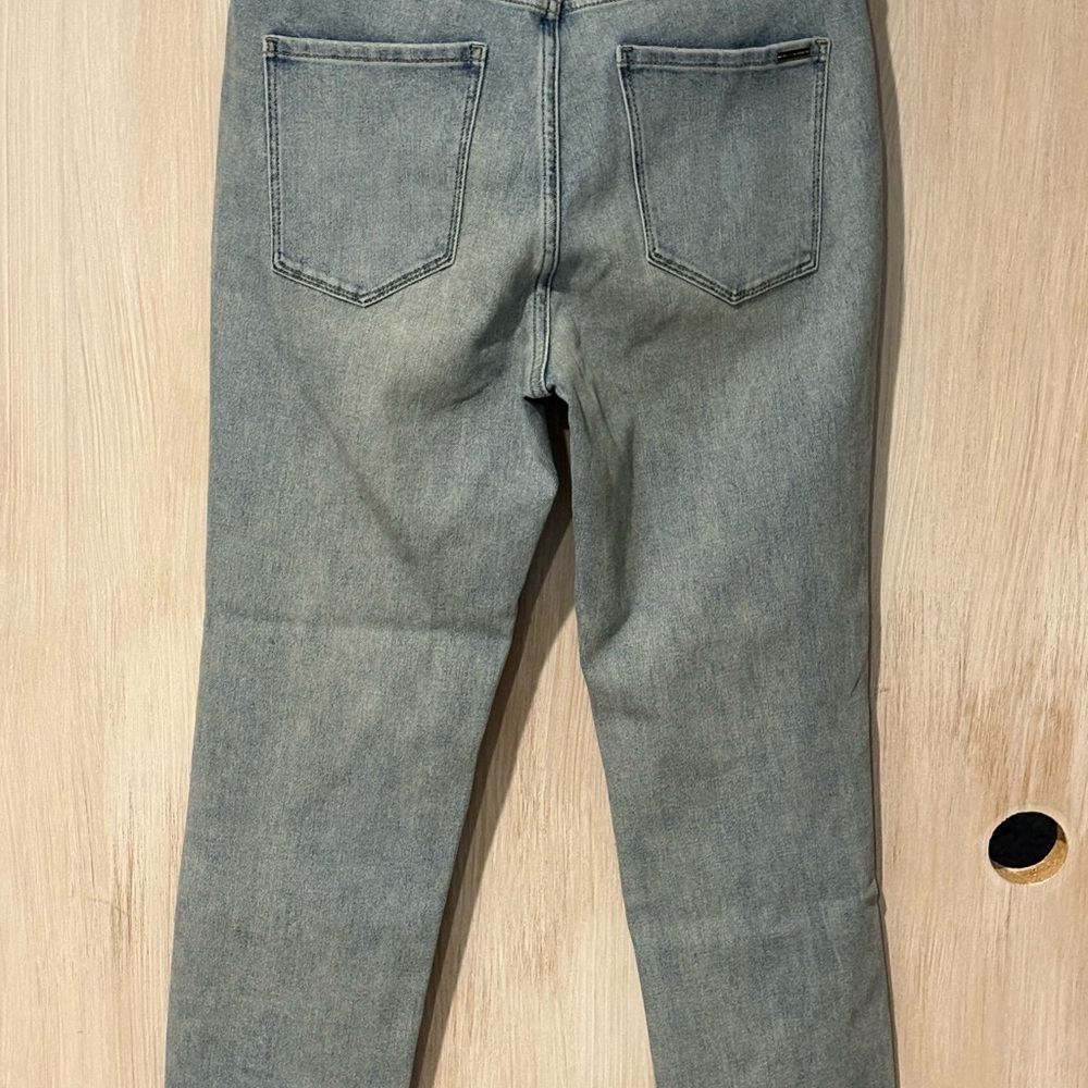 White House Black Market Women's Cropped Light Blue Jeans